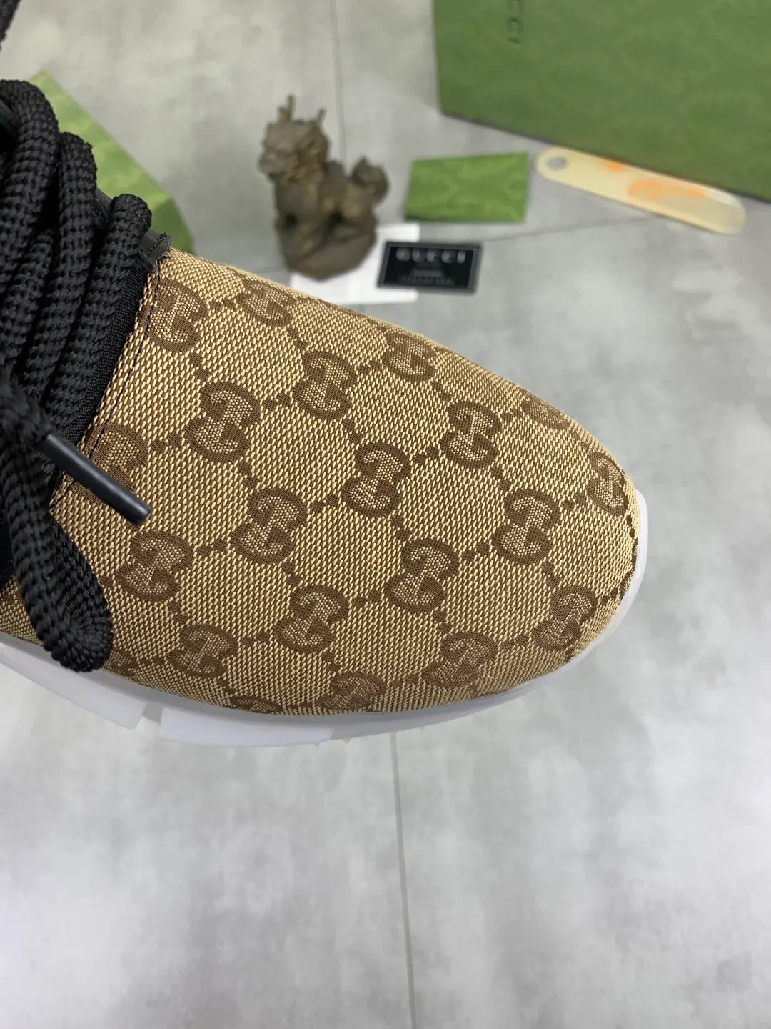 Men's shoes 💰P460💰[New style]🆘 Gucci [GUCCI] classic fashion high-top men's shoes, synchronized with counters, exquisite workmanship, exquisite color matching, the upper is made of original soft double G calfskin Gucci webbing ➕ first-layer pigskin lining ➕ pigskin feet The lasts made according to the original version are quite attractive both on the foot and in the placement. There is no need to explain the good style, the workmanship is superior, quality determines everything, absolutely versatile, code number: 38-44, 2️⃣colors🉑️ to choose from